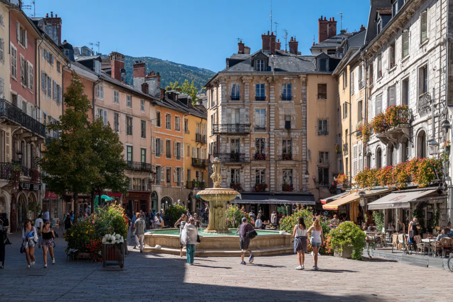 17e Congrès mondial de
la Viabilité hivernale, de la résilience et la décarbonation de la Route - Chambéry 2026